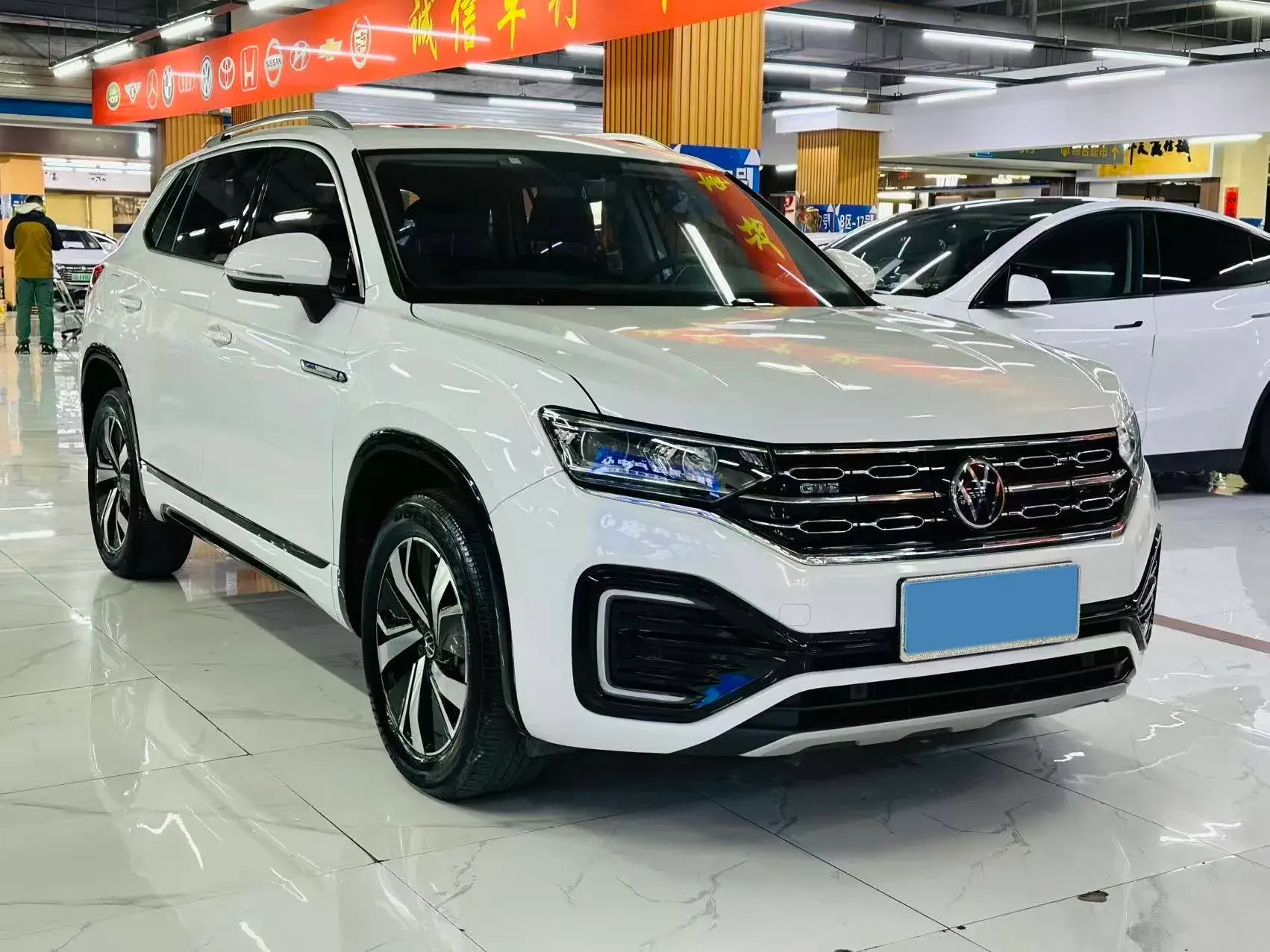 2020 VOLKSWAGEN TAYRON thumbnail 2