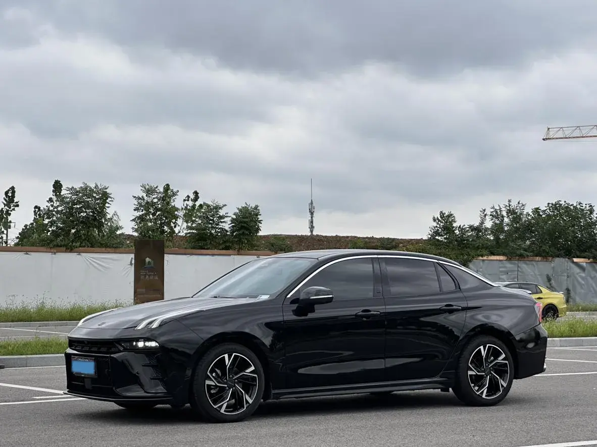 2023 LYNK&CO 03 view 1