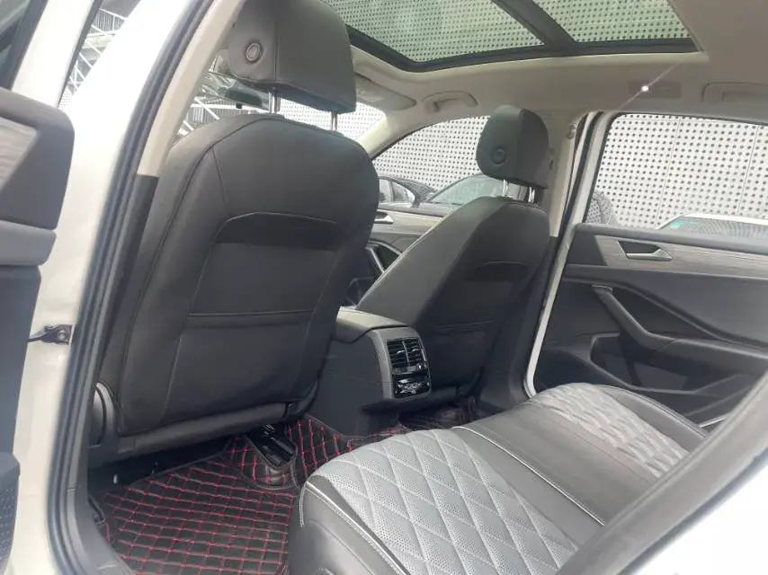 2023 VOLKSWAGEN SAGITAR thumbnail 4