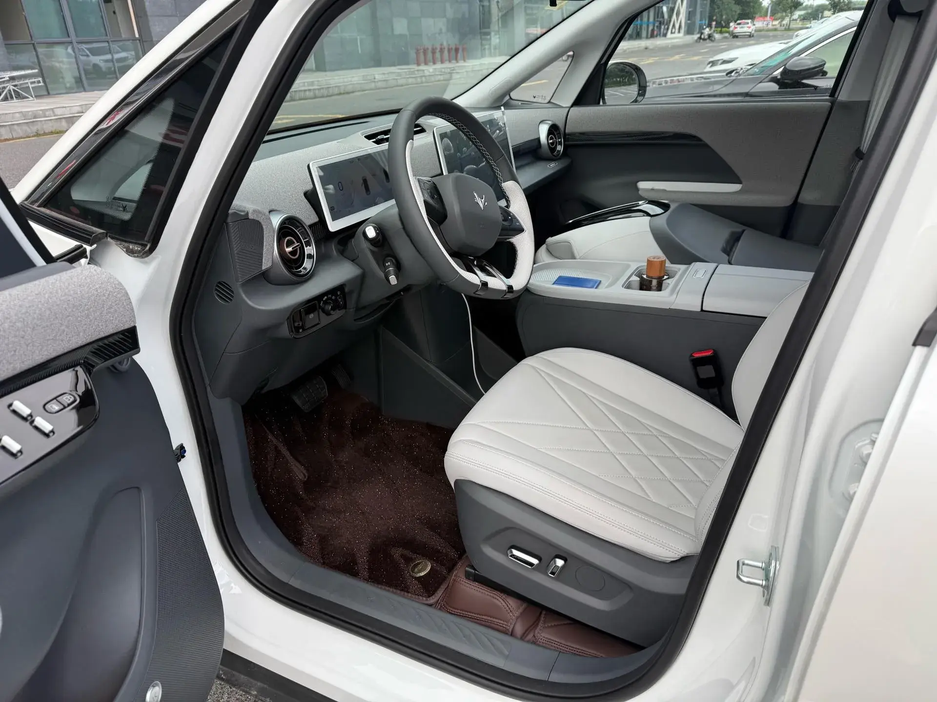 2024 ARCFOX KAOLA thumbnail 2