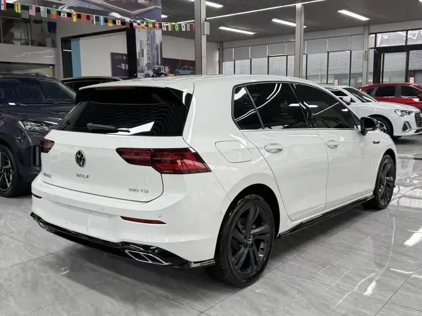 2021 VOLKSWAGEN GOLF thumbnail 4