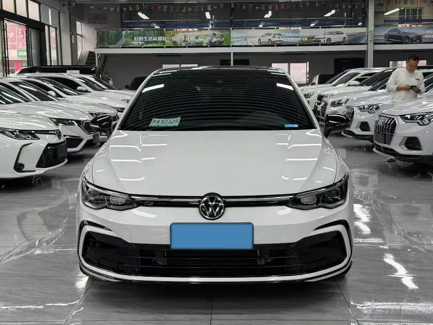 2021 VOLKSWAGEN GOLF thumbnail 2