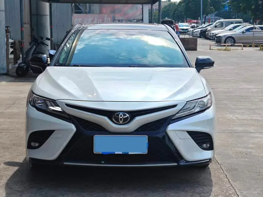 2019 TOYOTA CAMRY thumbnail 2