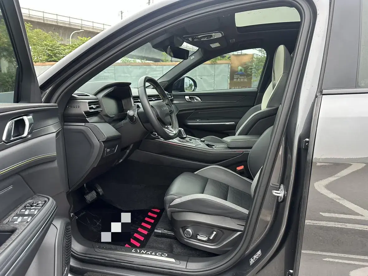 2023 LYNK&CO 05 thumbnail 4