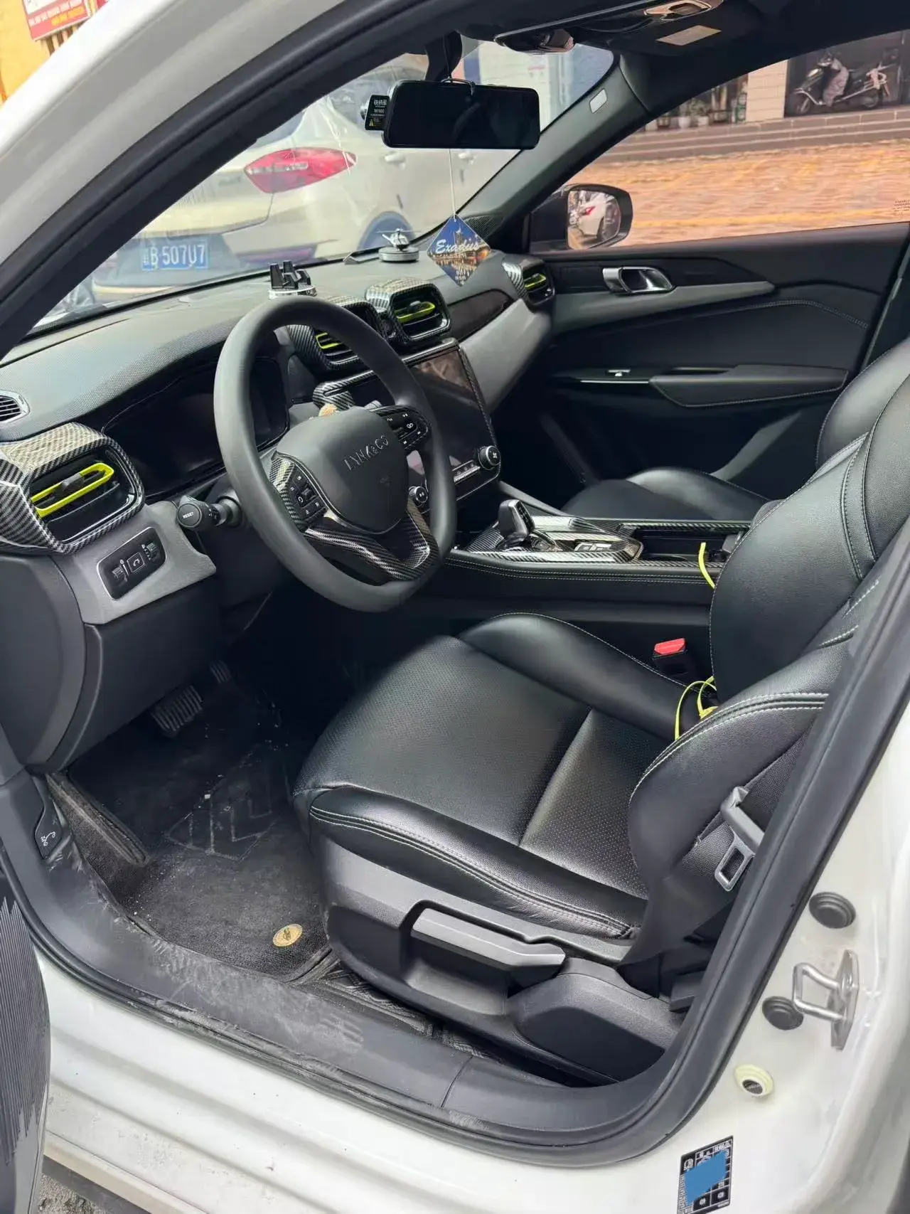 2021 LYNK&CO 03 thumbnail 4