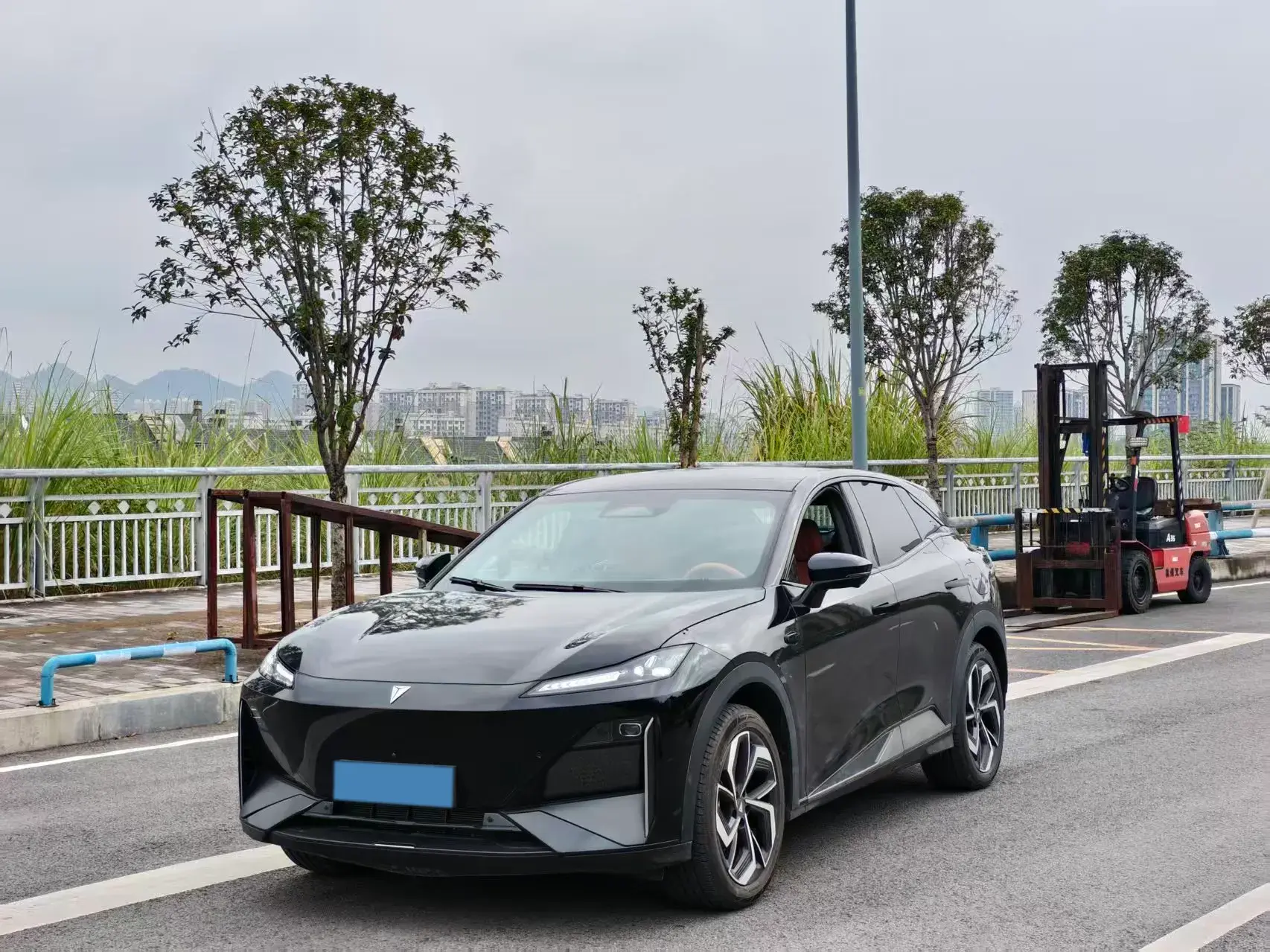 2024 DEEPAL S07 view 1