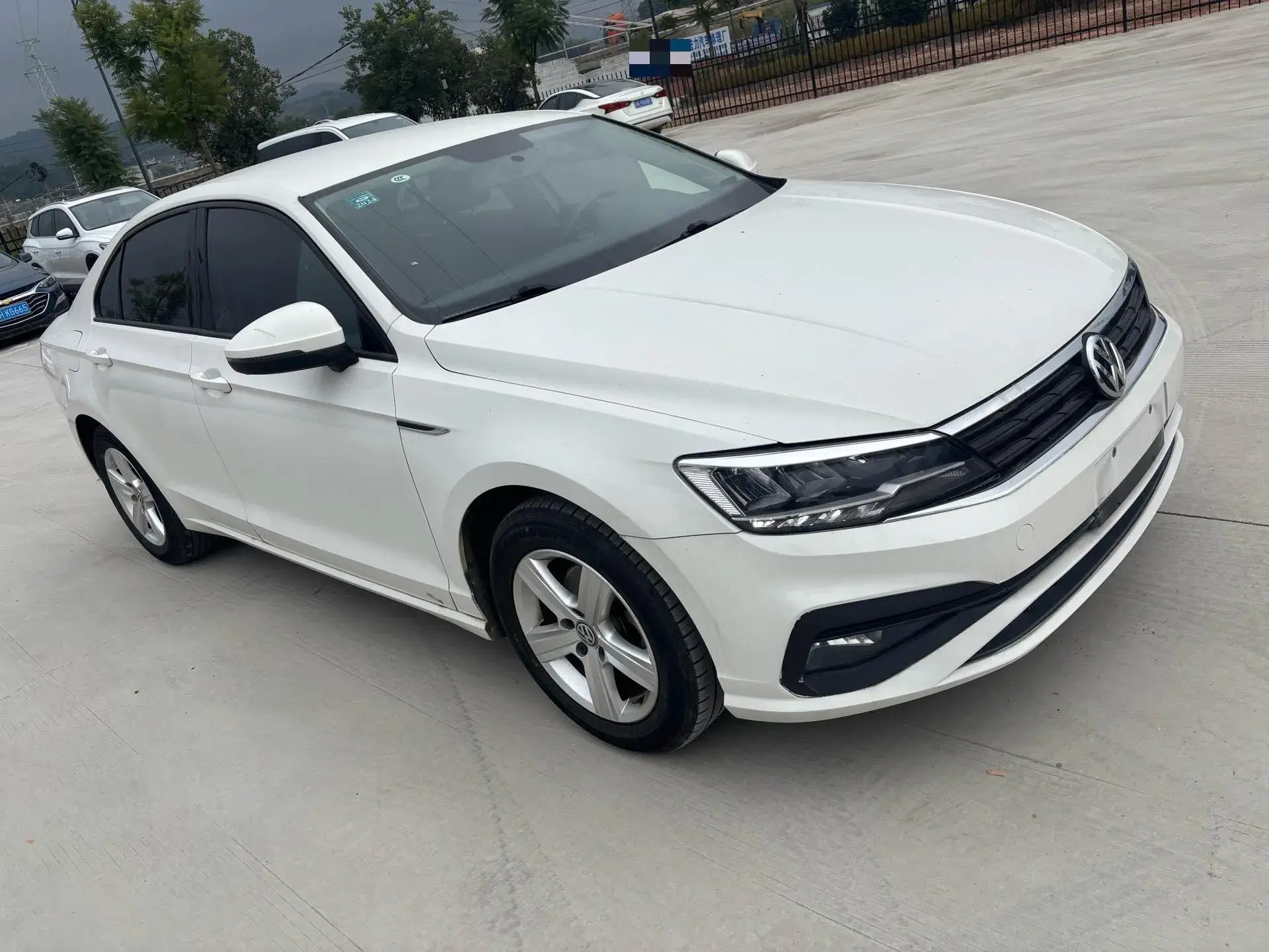 2021 VOLKSWAGEN LAMANDO thumbnail 3