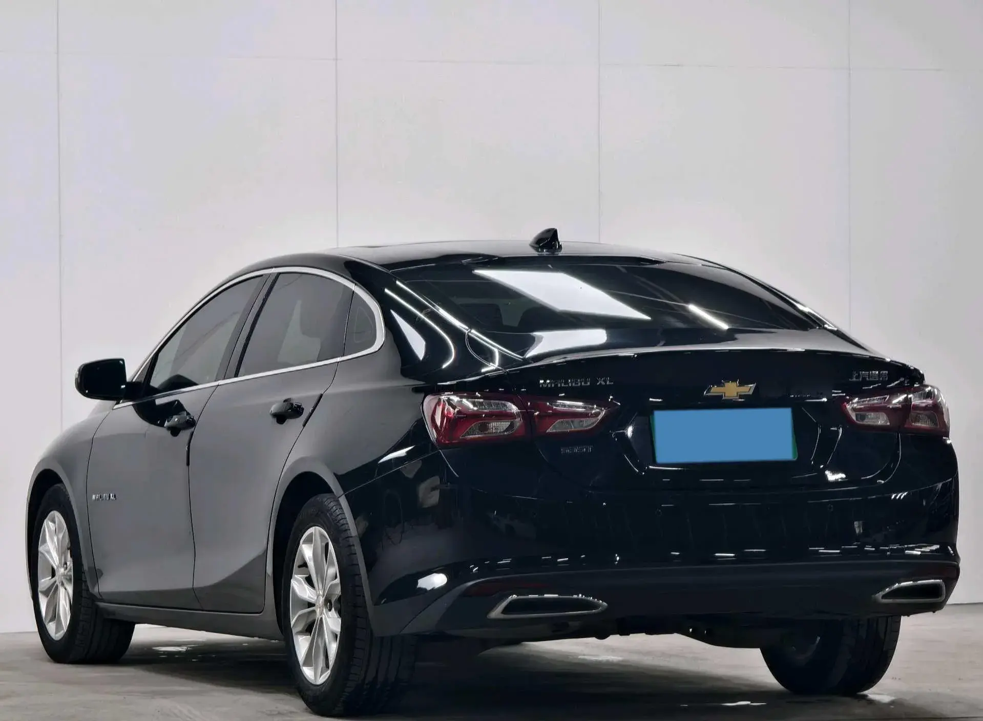 2021 CHEVROLET MALIBU thumbnail 4