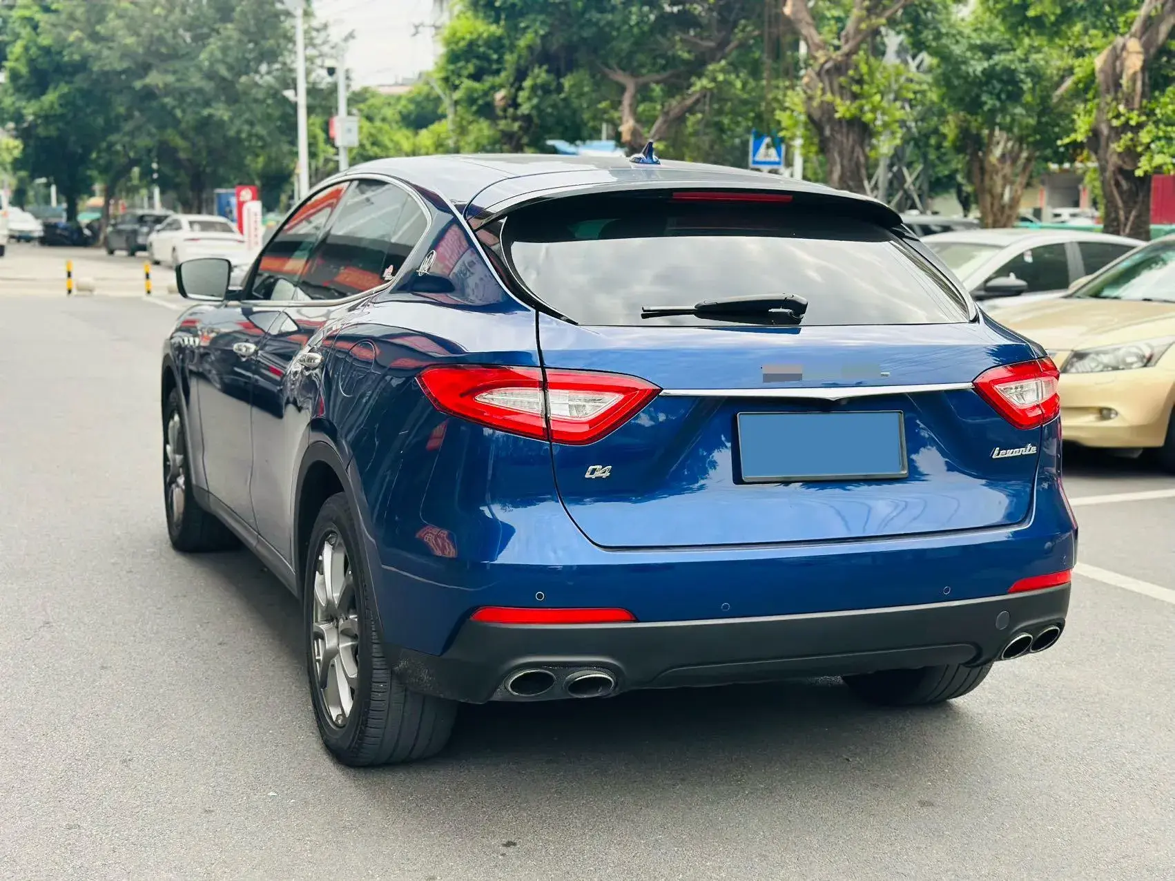 2018 MASERATI LEVANTE thumbnail 4