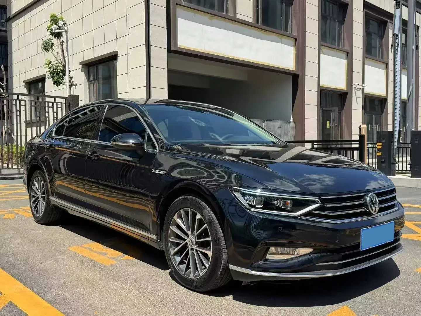 2020 VOLKSWAGEN MAGOTAN thumbnail 3