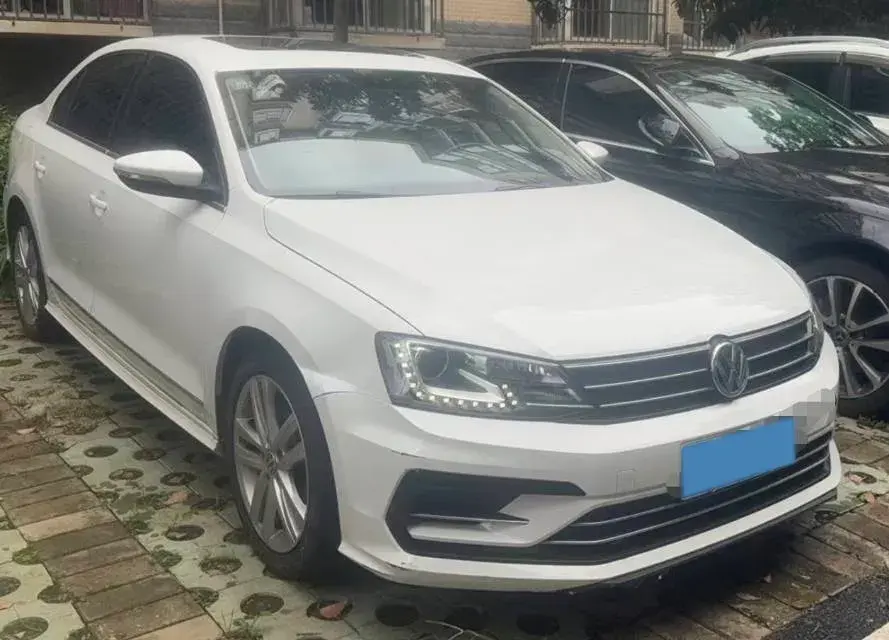2018 VOLKSWAGEN SAGITAR thumbnail 3