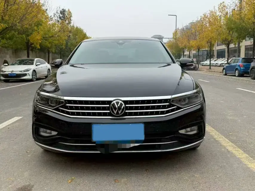 2023 VOLKSWAGEN MAGOTAN thumbnail 3