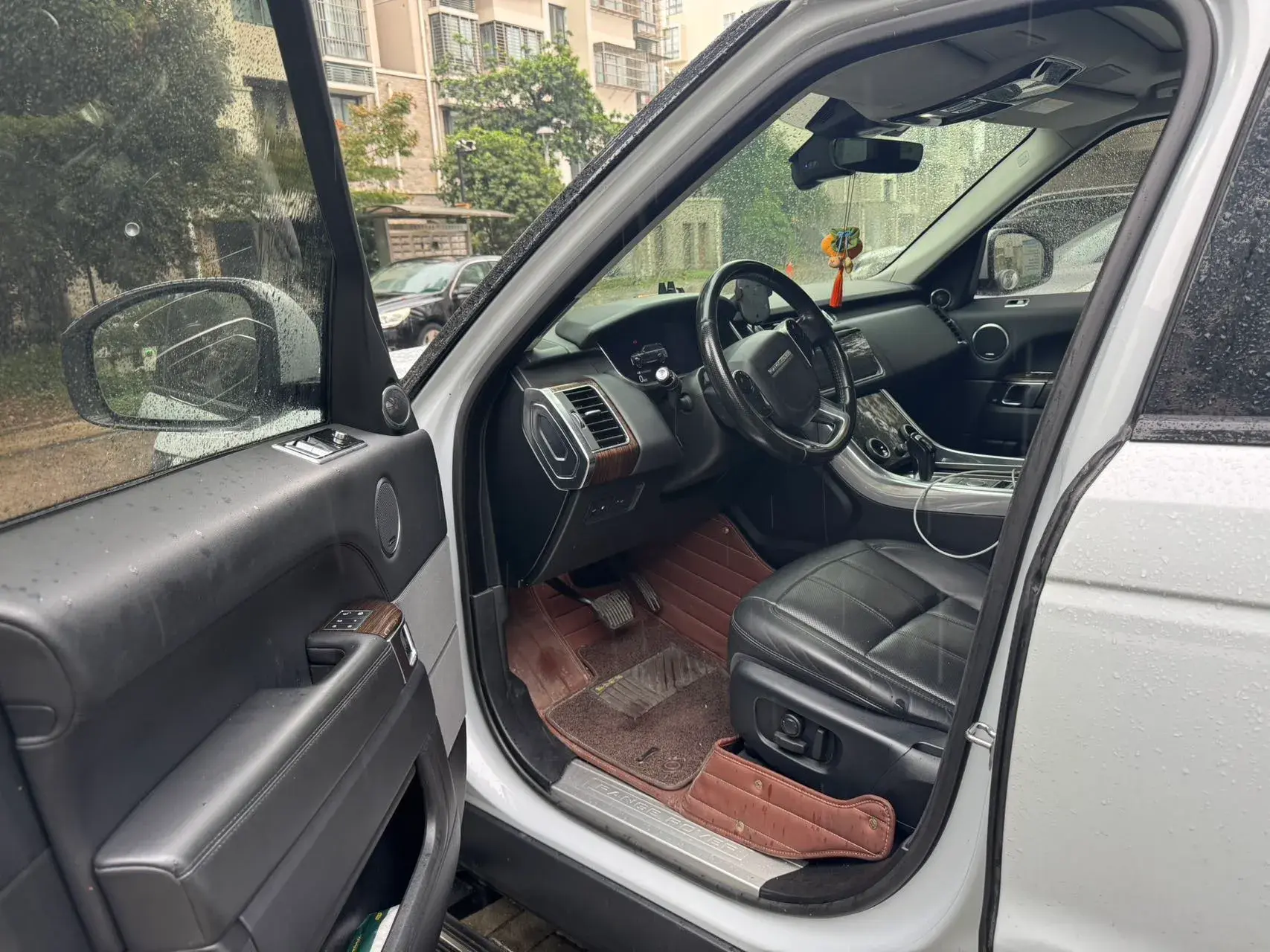 2018 LAND ROVER thumbnail 3