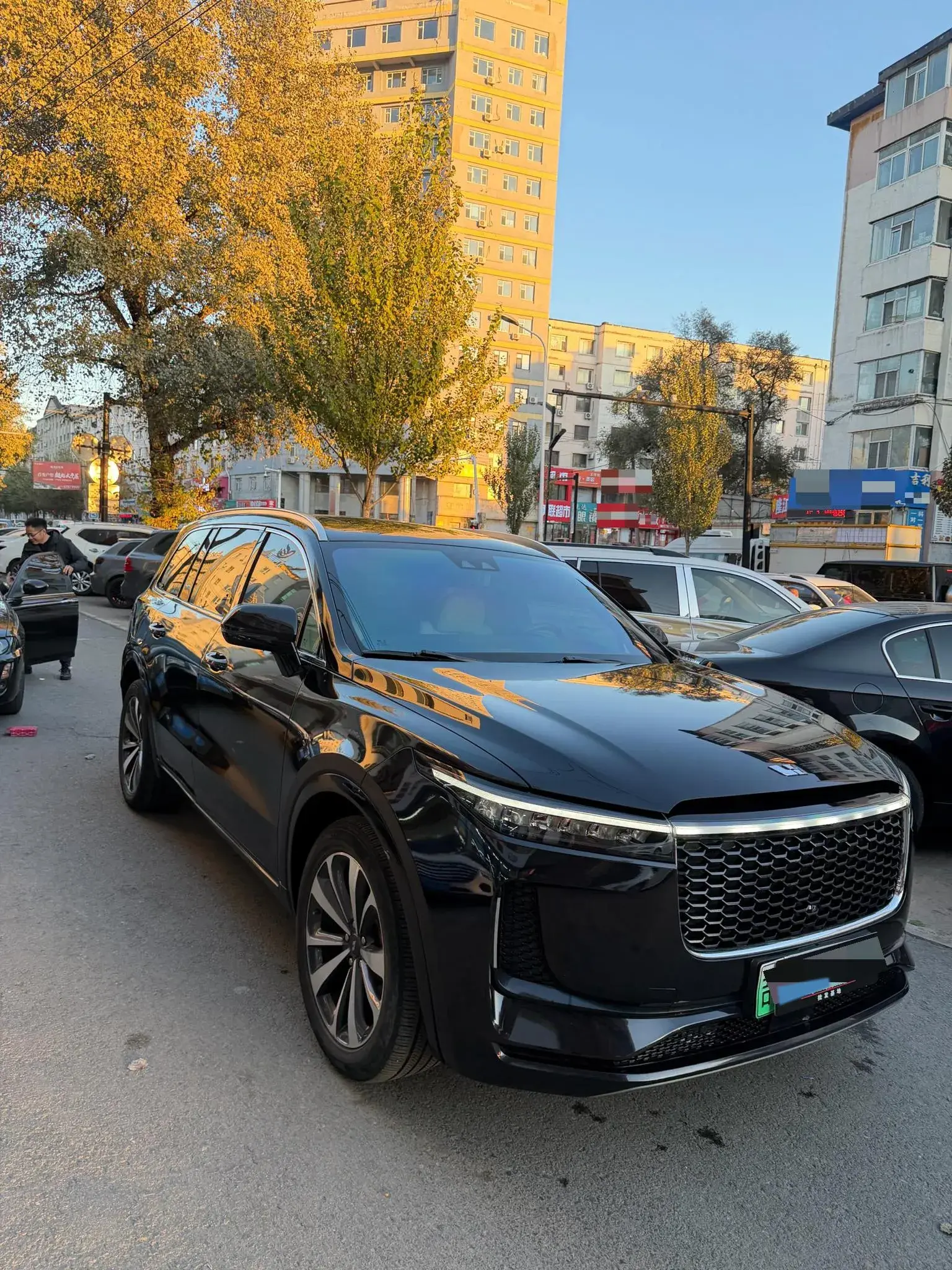 2020 LI ONE thumbnail 3