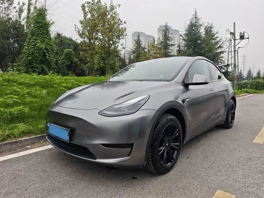 2022 TESLA MODEL view 1