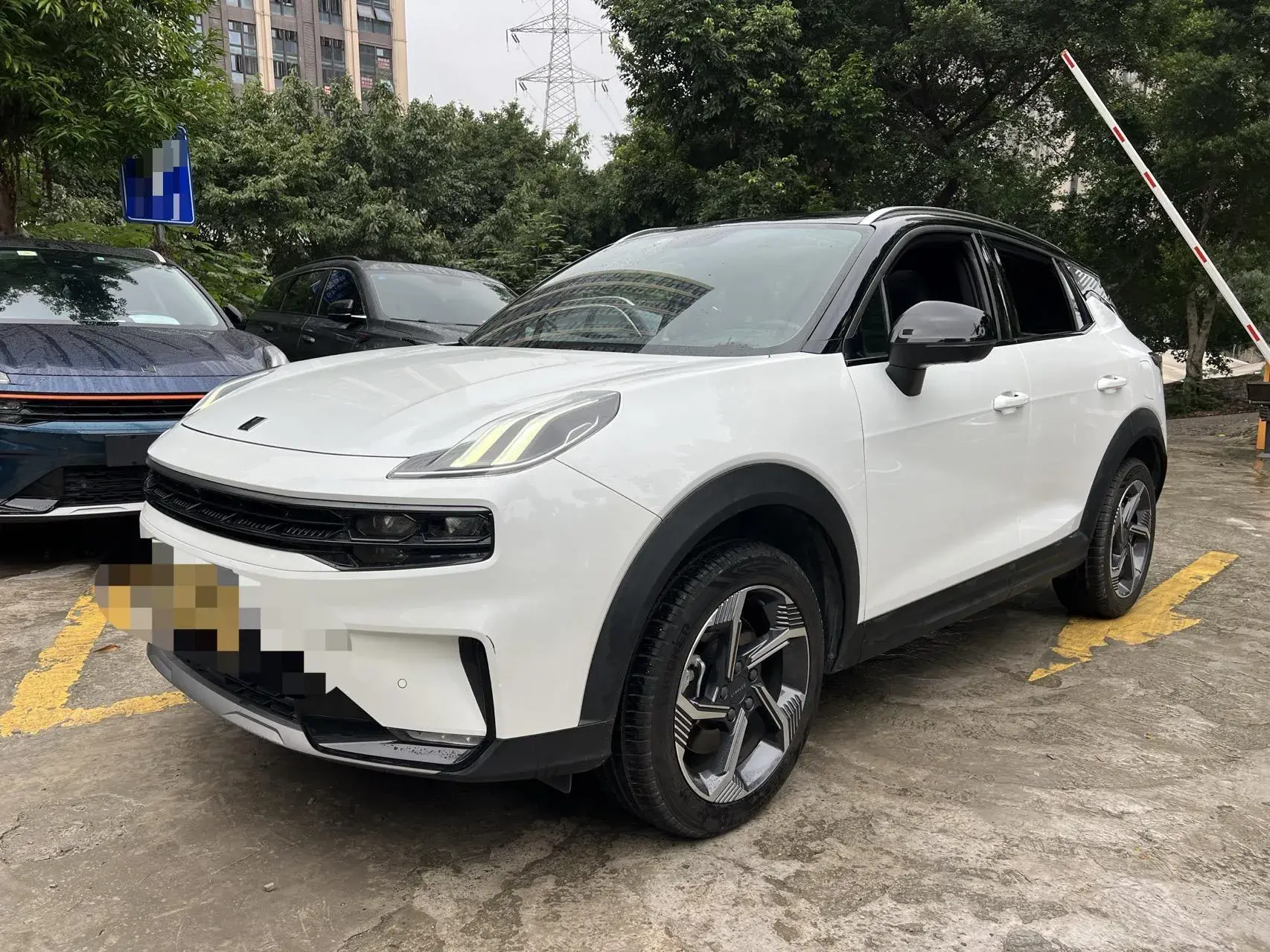 2020 LYNK&CO 06 view 1