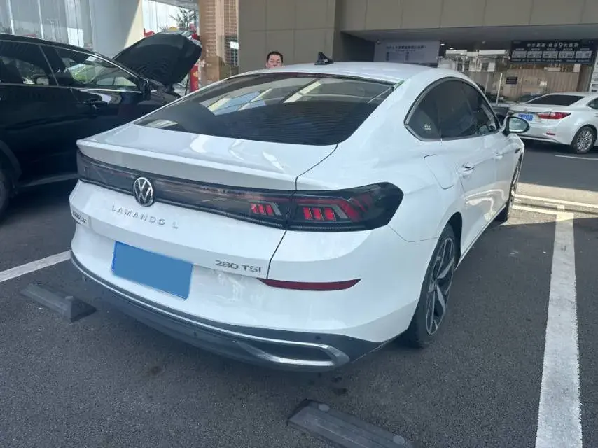 2022 VOLKSWAGEN LAMANDO thumbnail 4