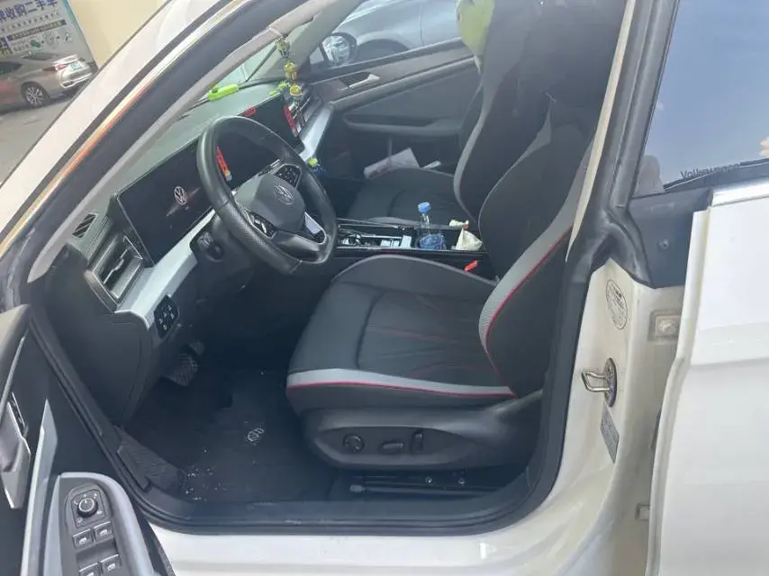 2022 VOLKSWAGEN LAMANDO thumbnail 2