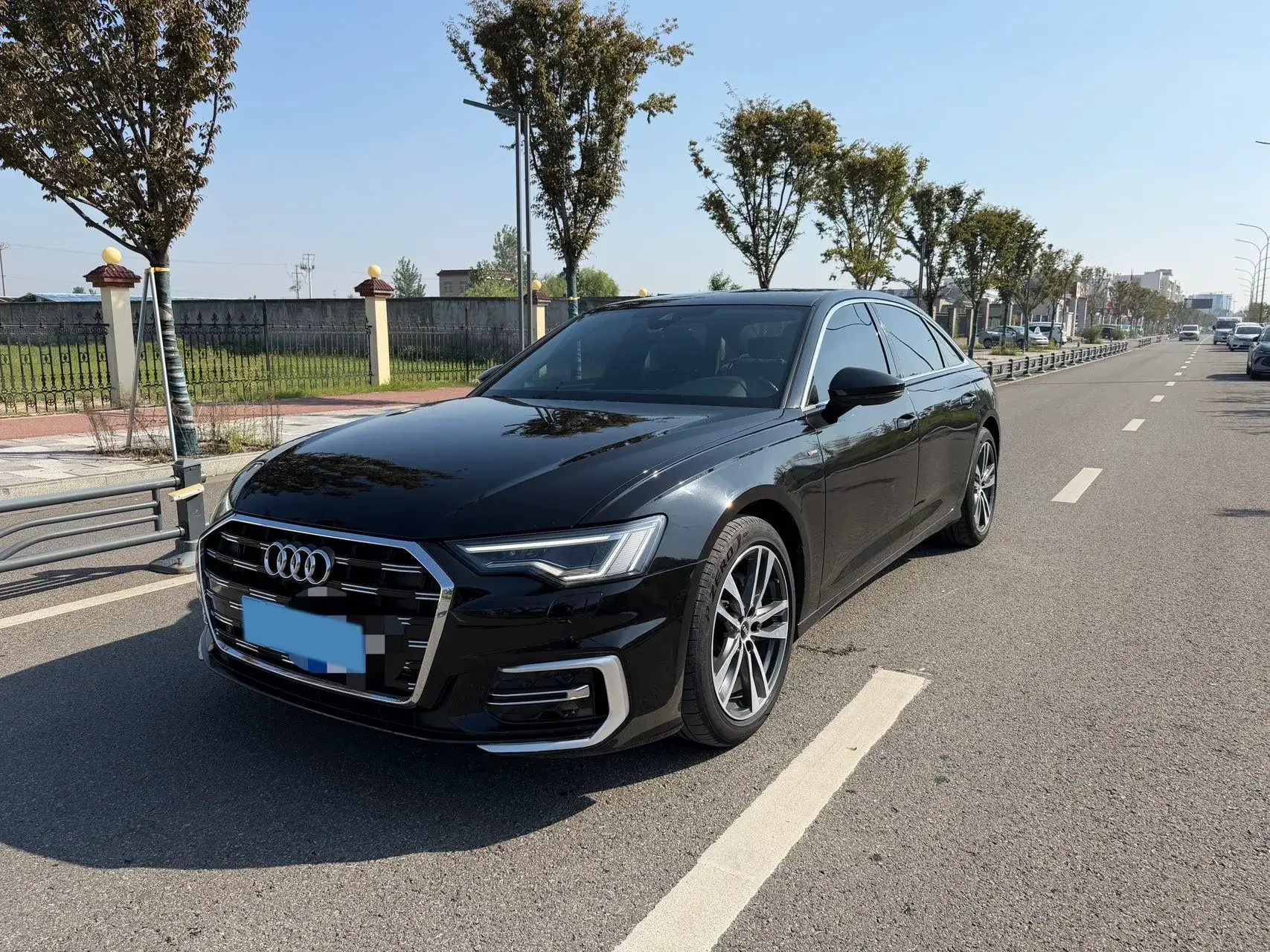 2020 AUDI A6L view 1