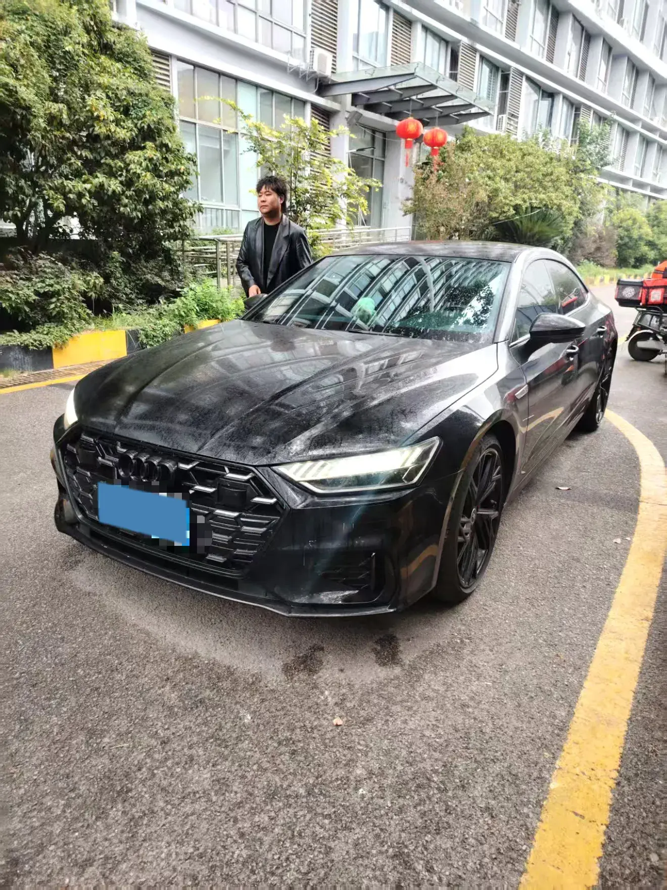 2024 AUDI A7L view 1