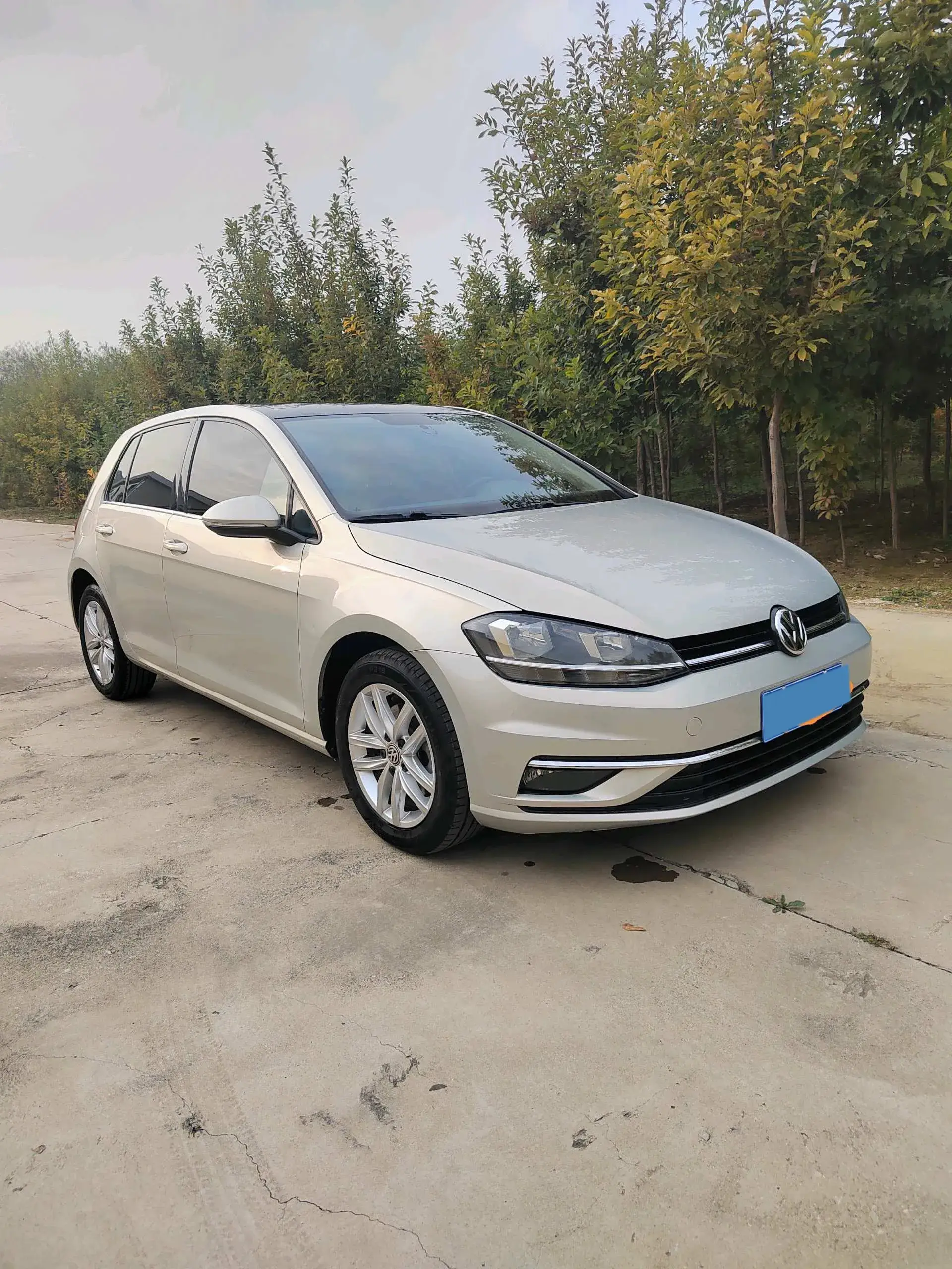 2018 VOLKSWAGEN GOLF thumbnail 3