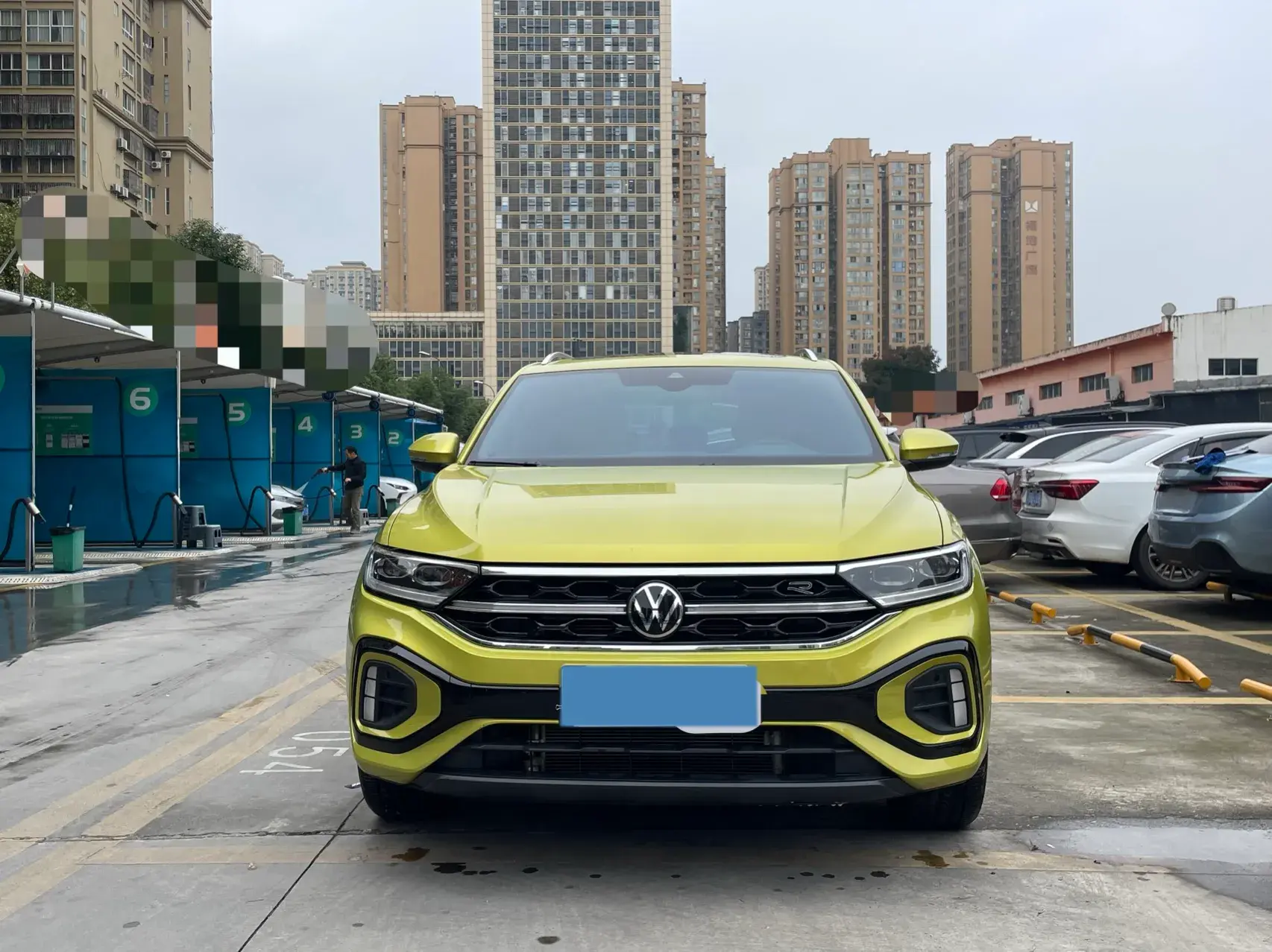 2023 VOLKSWAGEN T-ROC thumbnail 2