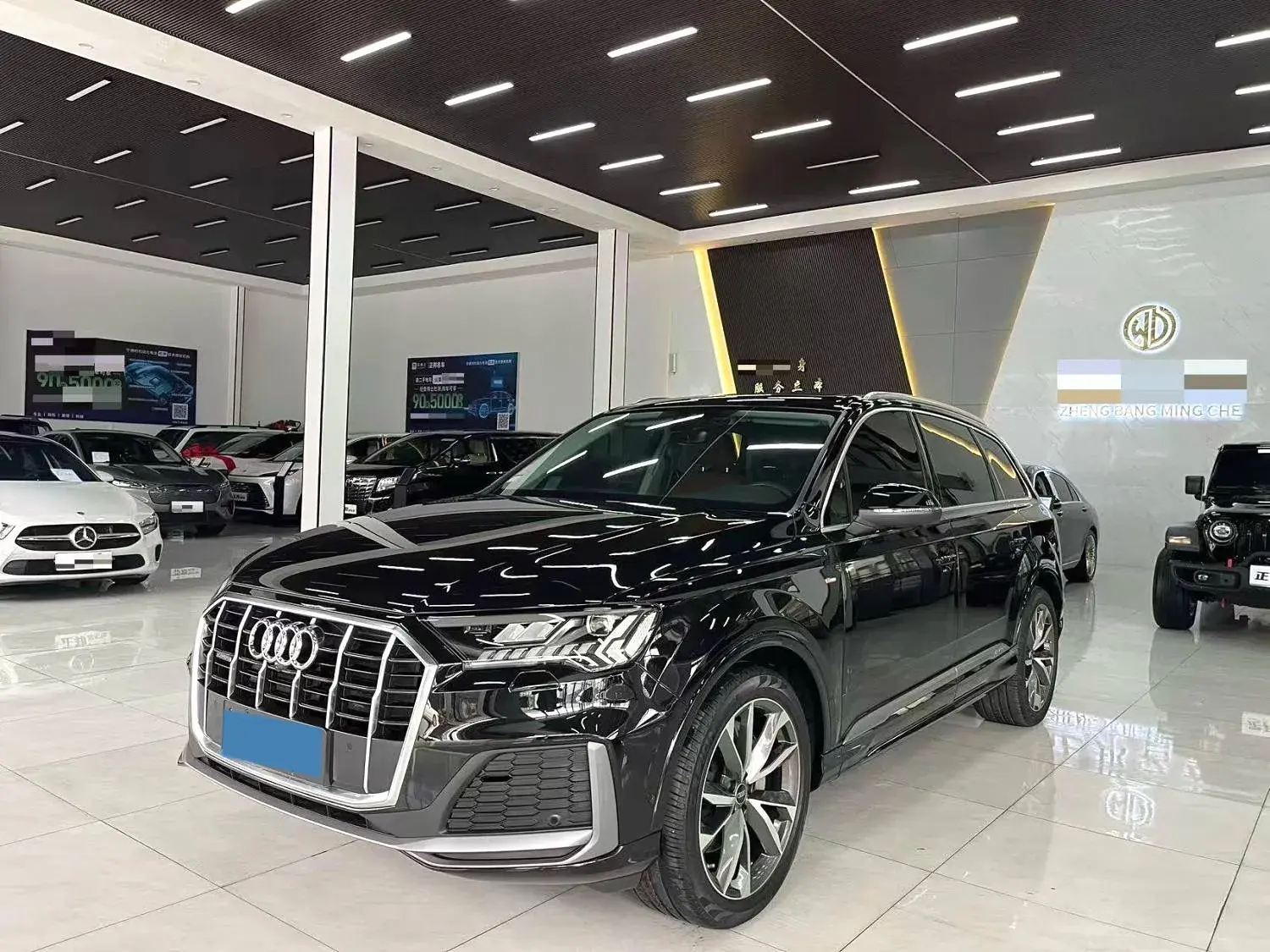 2023 AUDI Q7 view 1