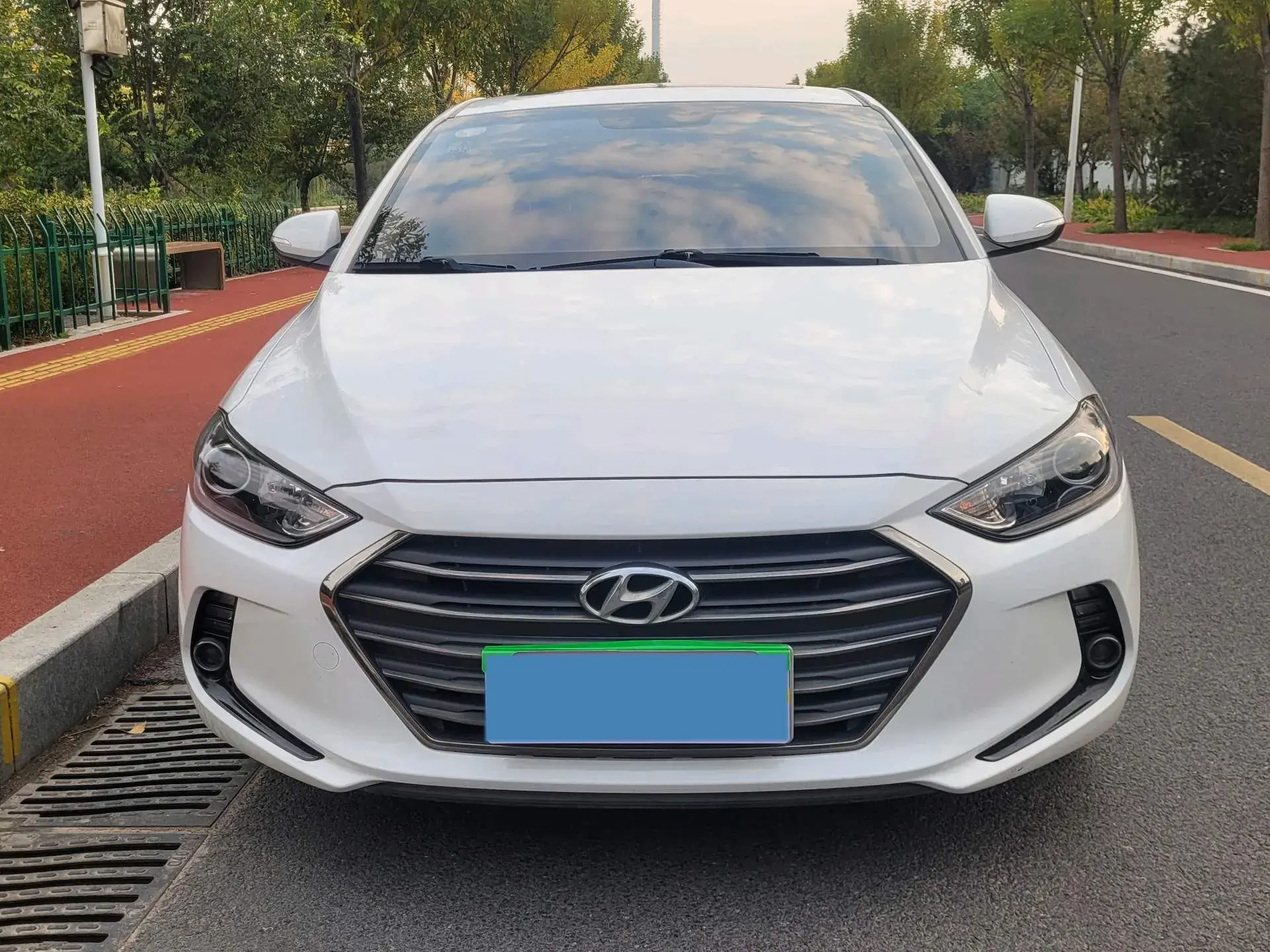 2018 HYUNDAI ELANTRA thumbnail 2