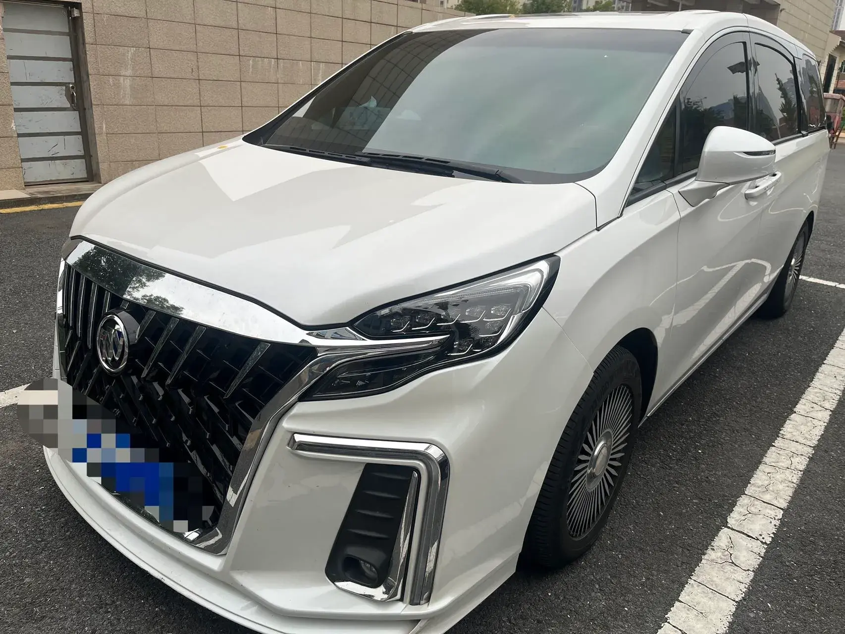 2023 BUICK GL8 view 1