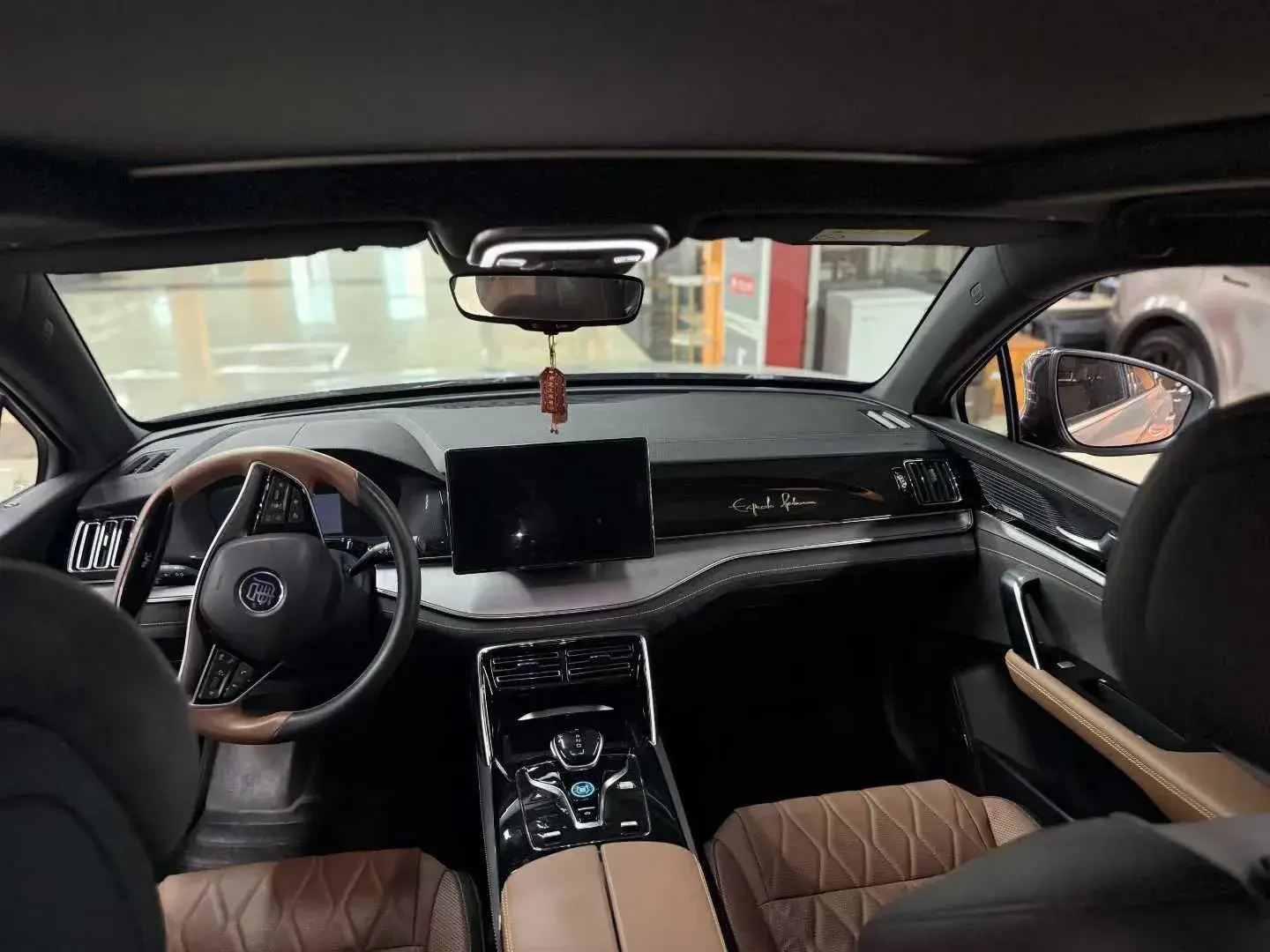 2021 BYD TANG thumbnail 2