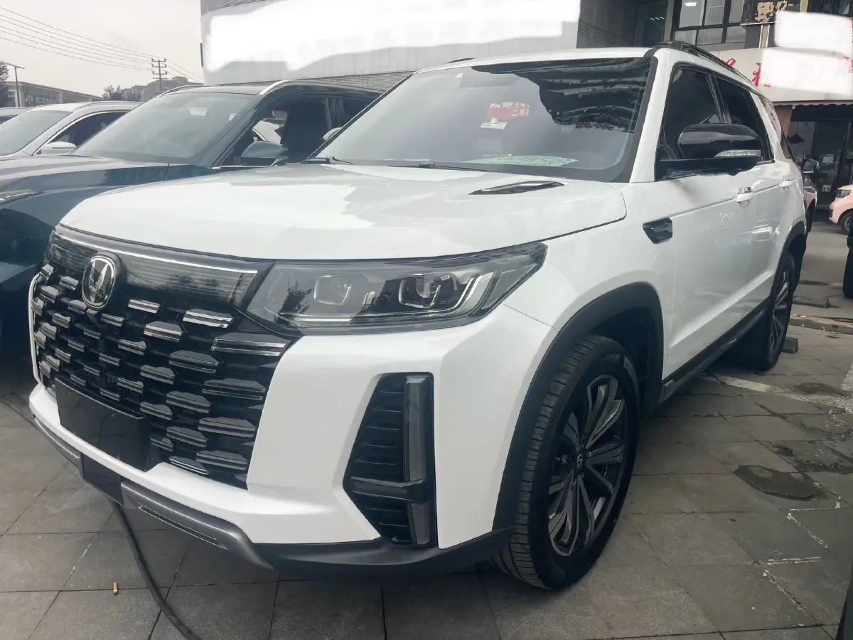 2023 ChangAn CS95 2.0T 233HP L4 8AT