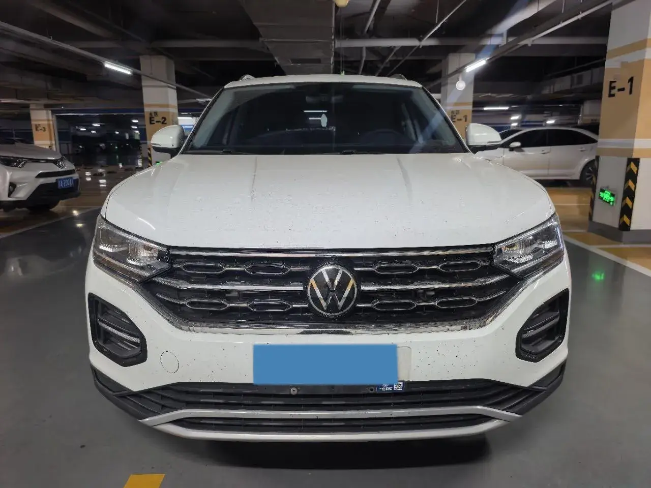 2022 VOLKSWAGEN TAYRON thumbnail 2