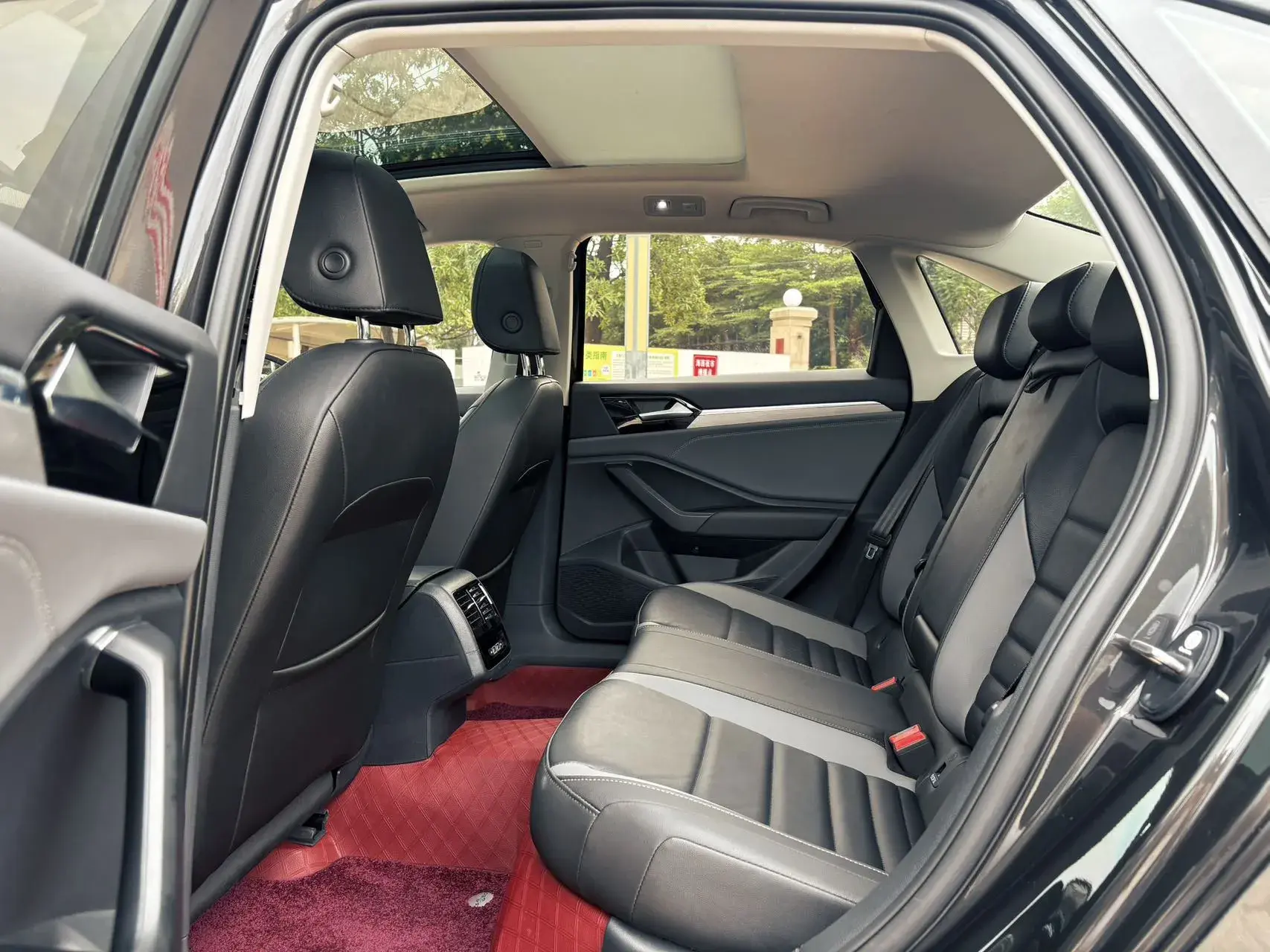 2021 VOLKSWAGEN SAGITAR thumbnail 2