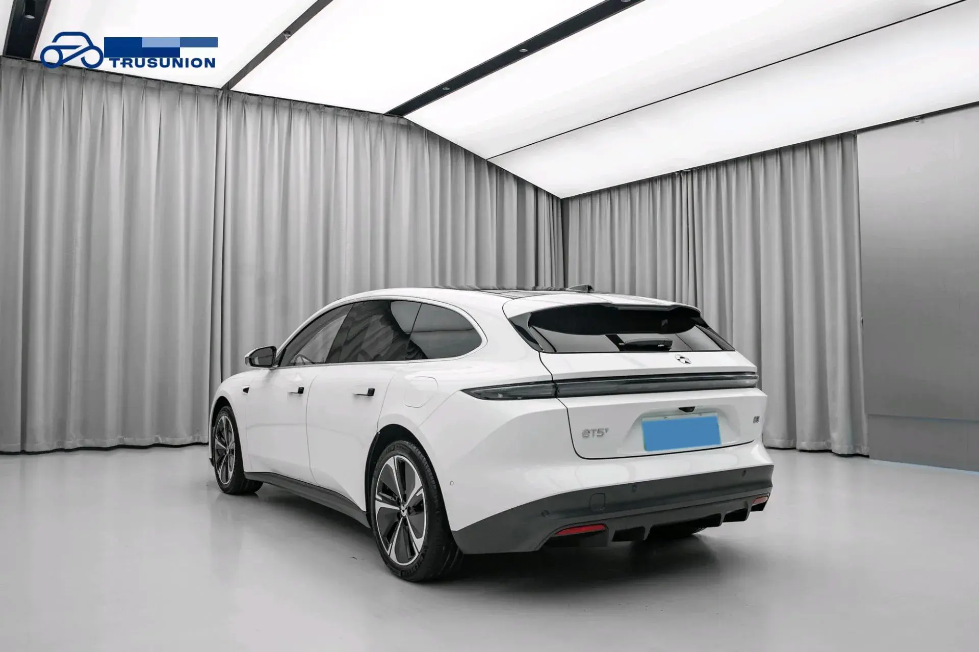 2024 NIO ET5T thumbnail 3