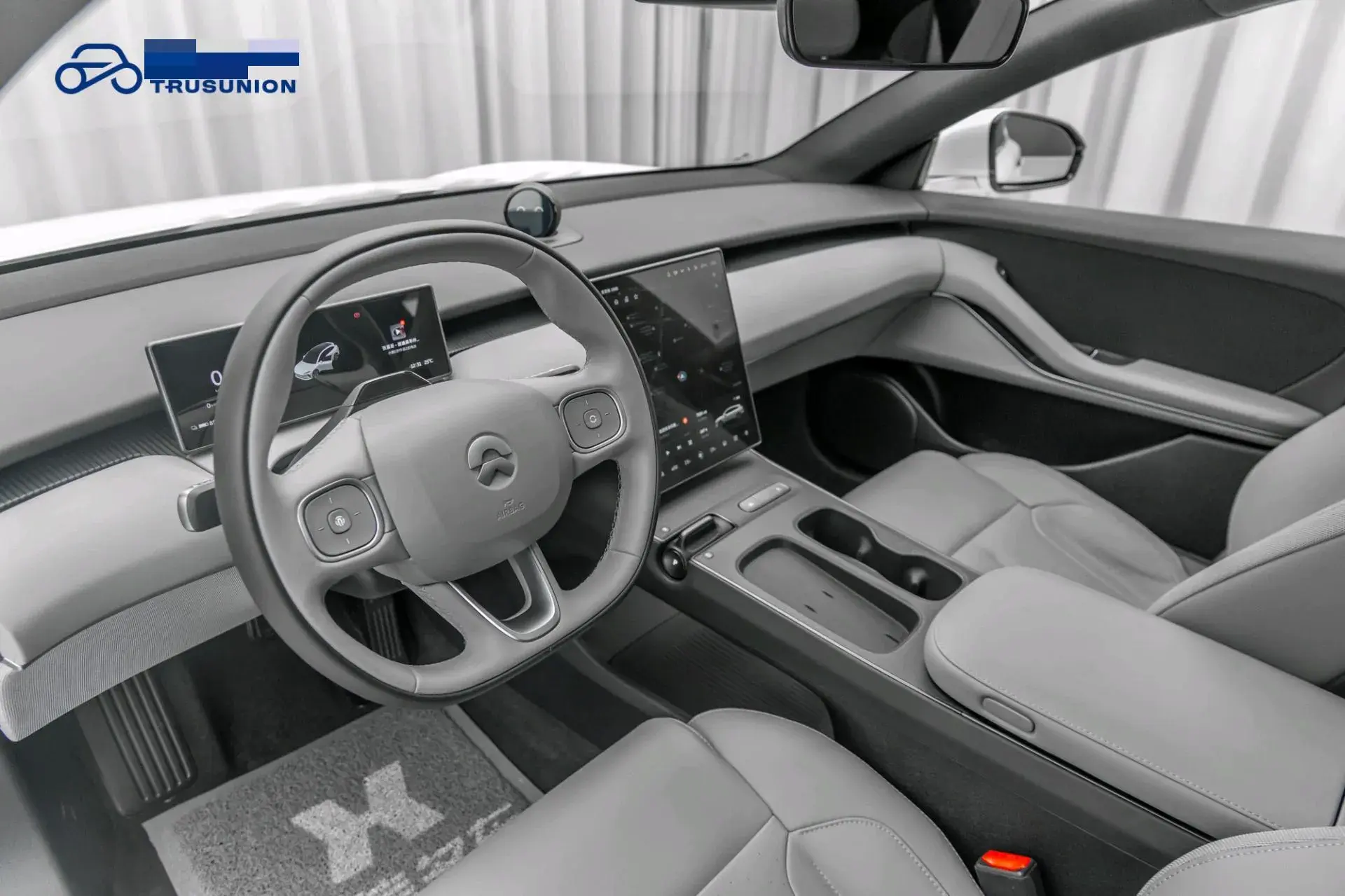 2024 NIO ET5T thumbnail 4