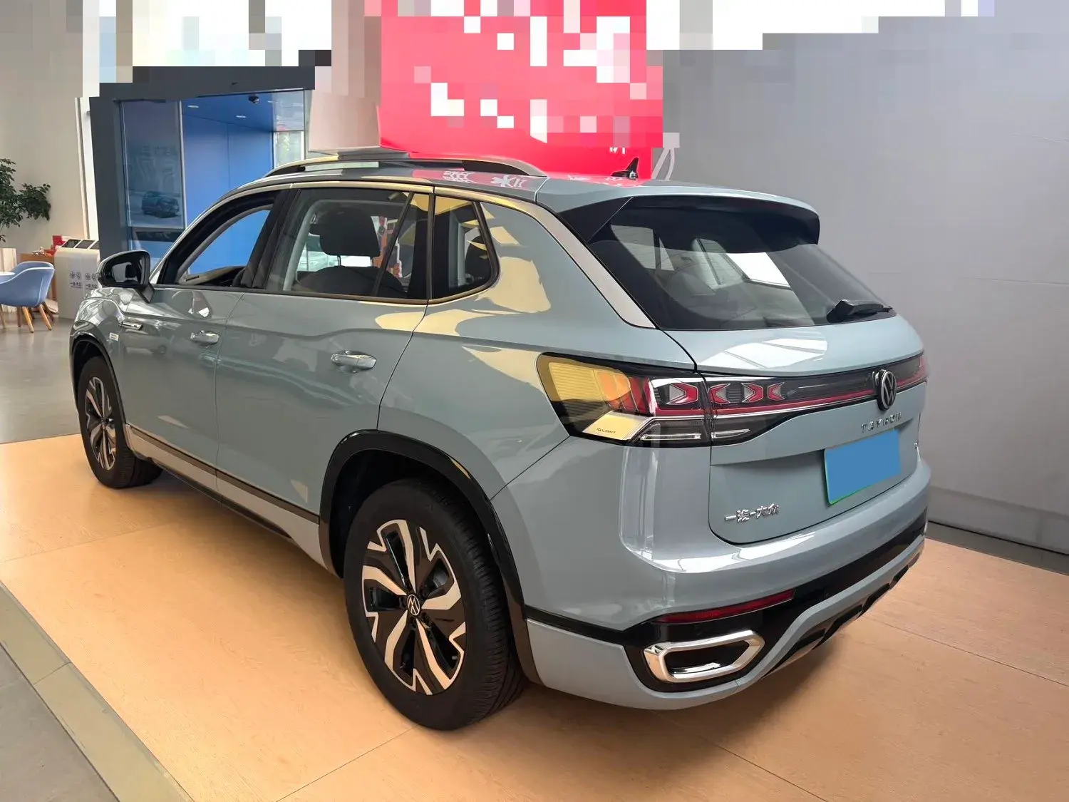 2023 VOLKSWAGEN TAYRON thumbnail 3