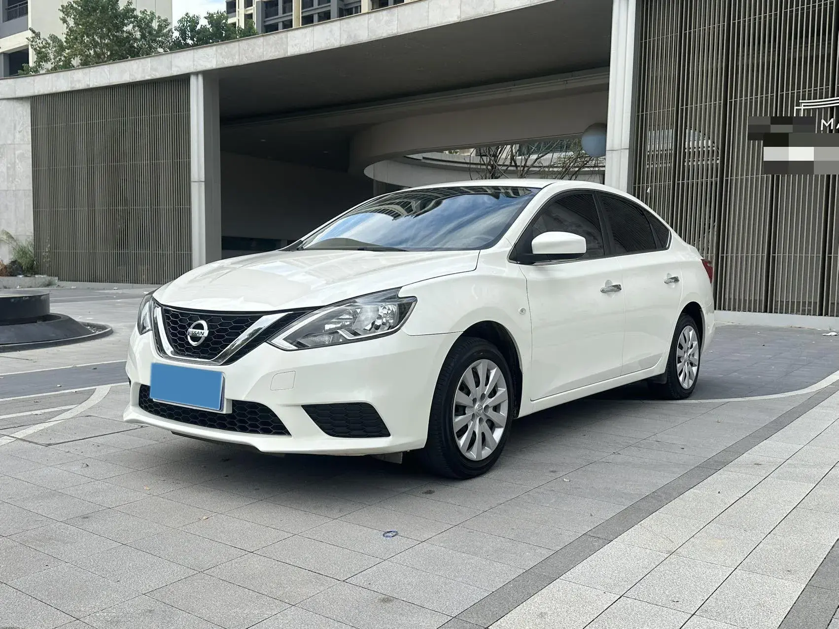 2022 NISSAN SYLPHY view 1