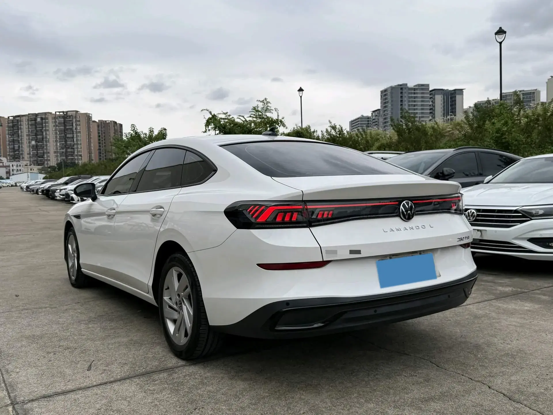 2022 VOLKSWAGEN LAMANDO thumbnail 2