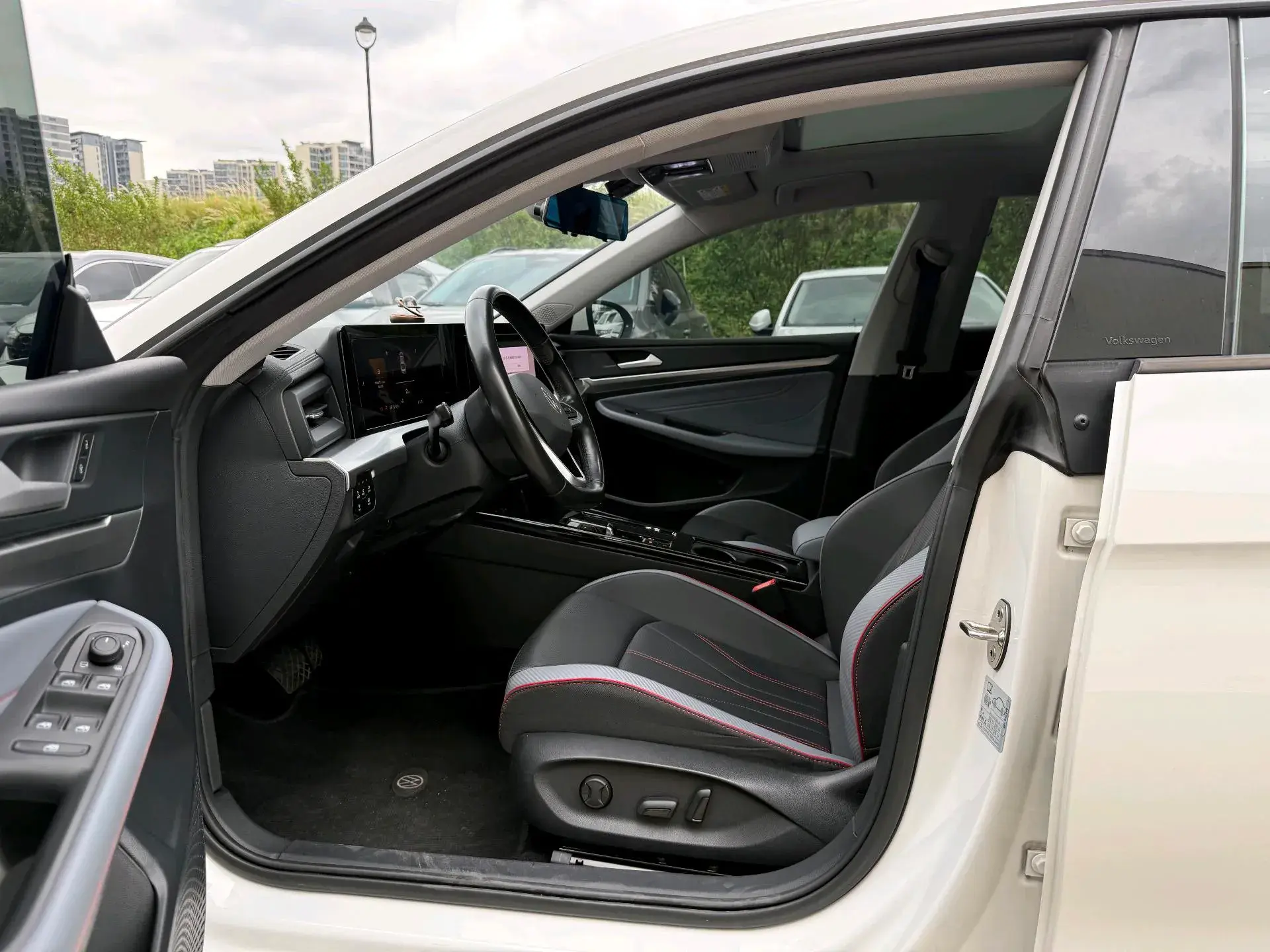 2022 VOLKSWAGEN LAMANDO thumbnail 4