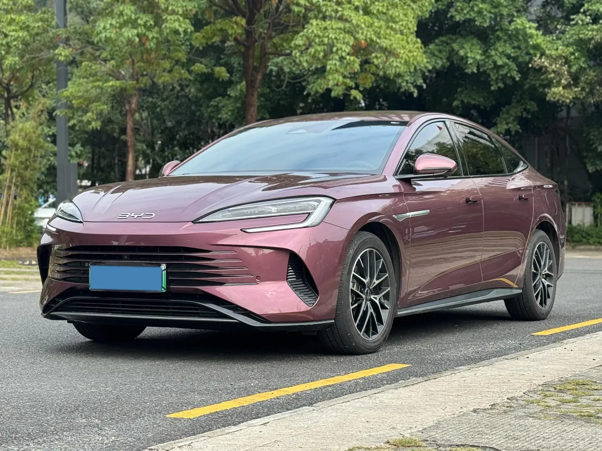 2024 BYD SEAL view 1