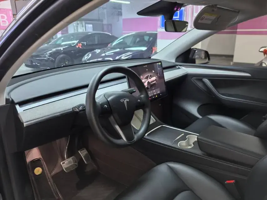 2023 TESLA MODEL thumbnail 4