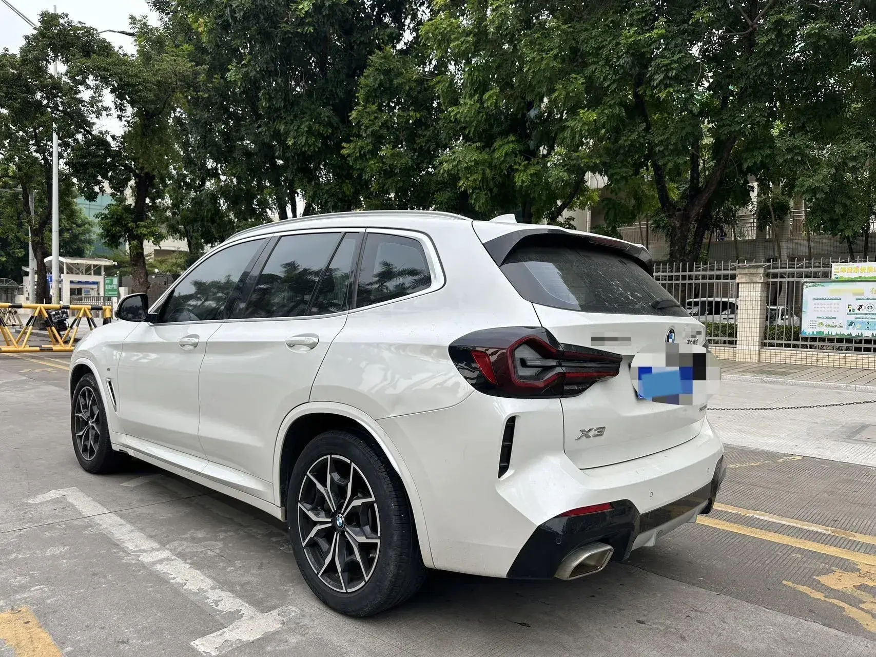 2022 BMW X3 thumbnail 4