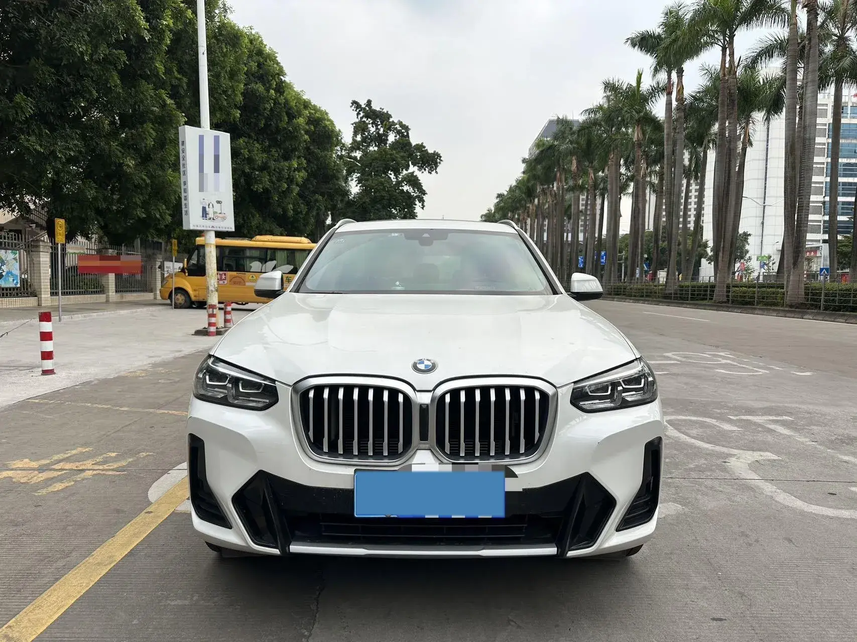 2022 BMW X3 thumbnail 3