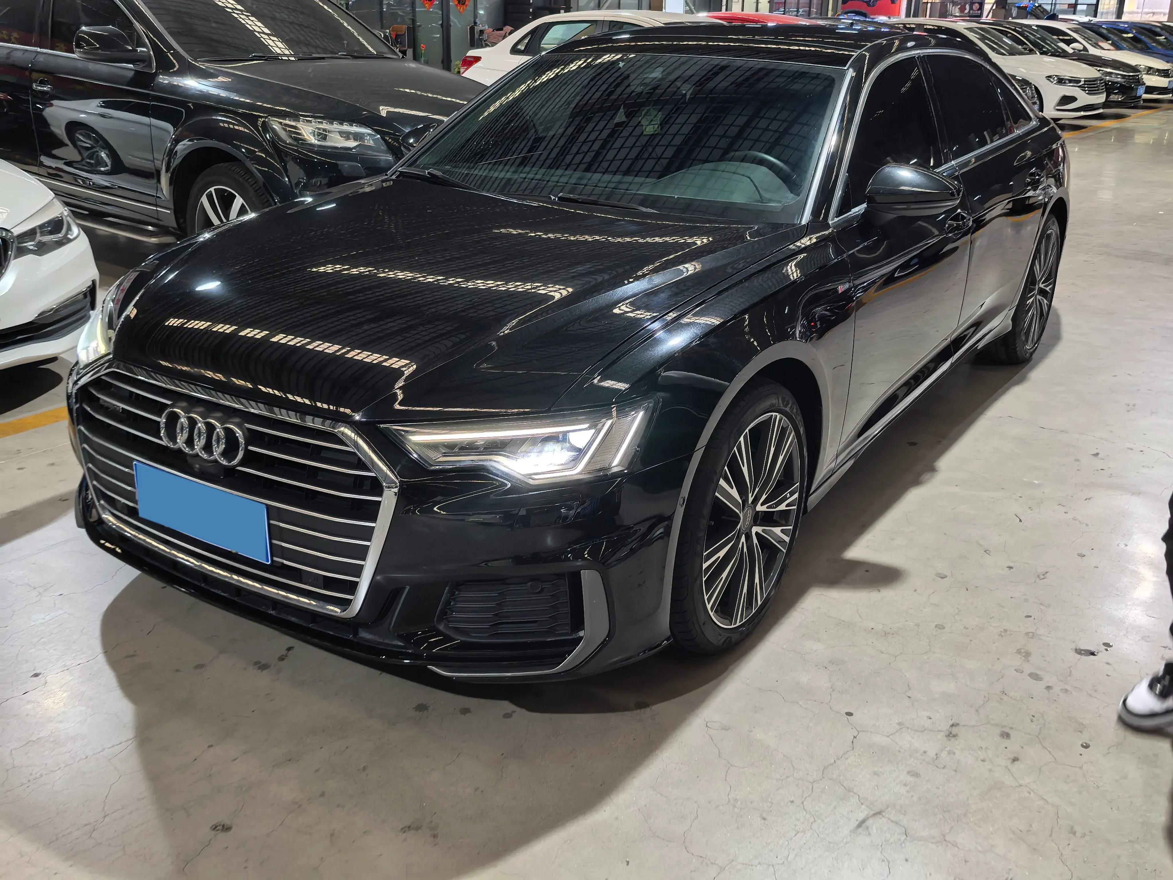 2021 AUDI A6L view 1