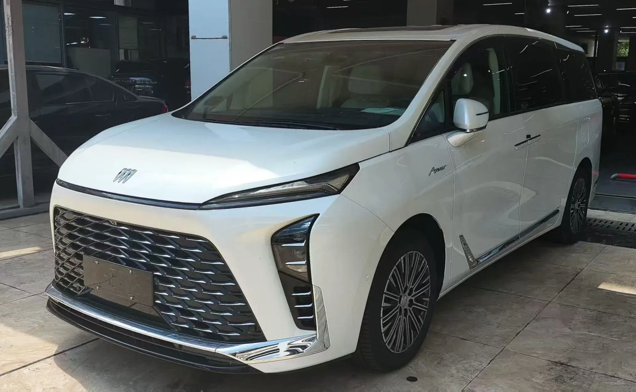 2024 BUICK GL8 view 1