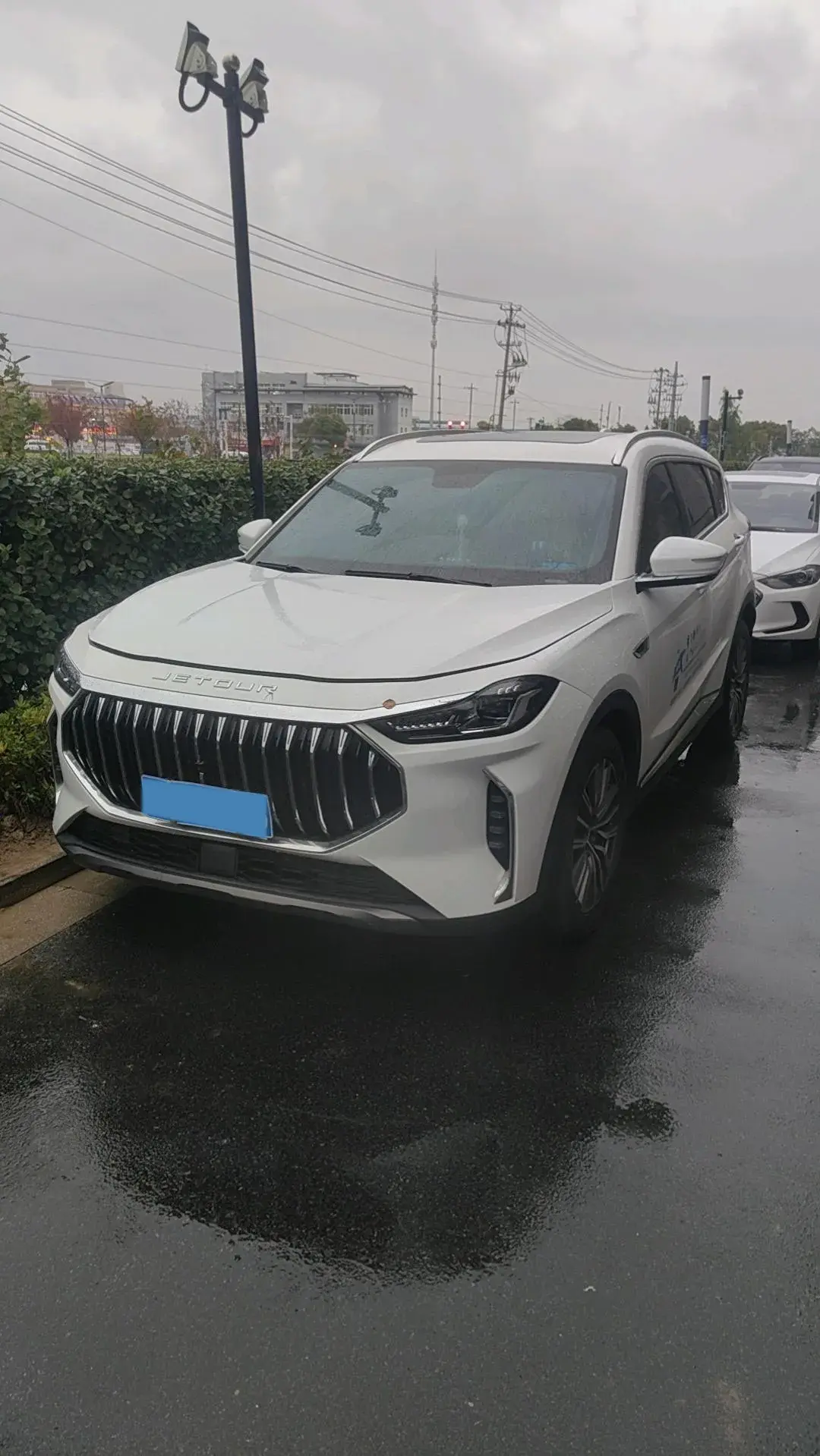 2023 JETOUR X70 view 1