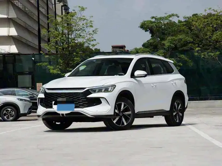 2024 BYD SONG view 1