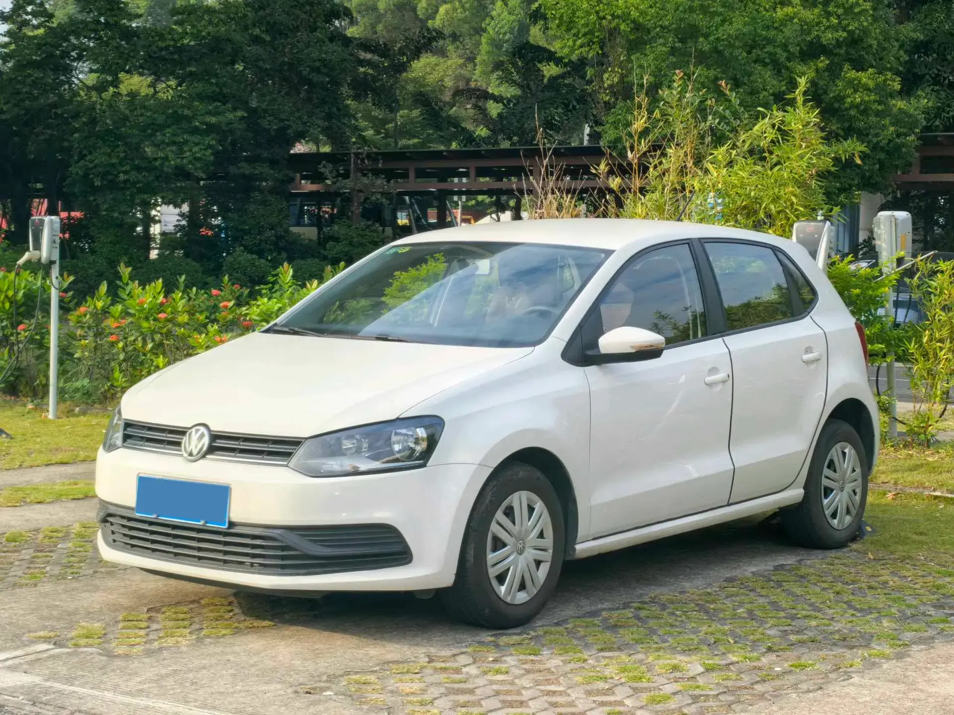 2018 VOLKSWAGEN POLO view 1