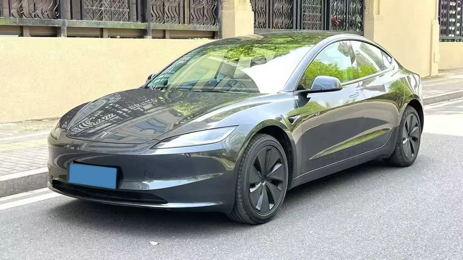 2023 TESLA MODEL view 1