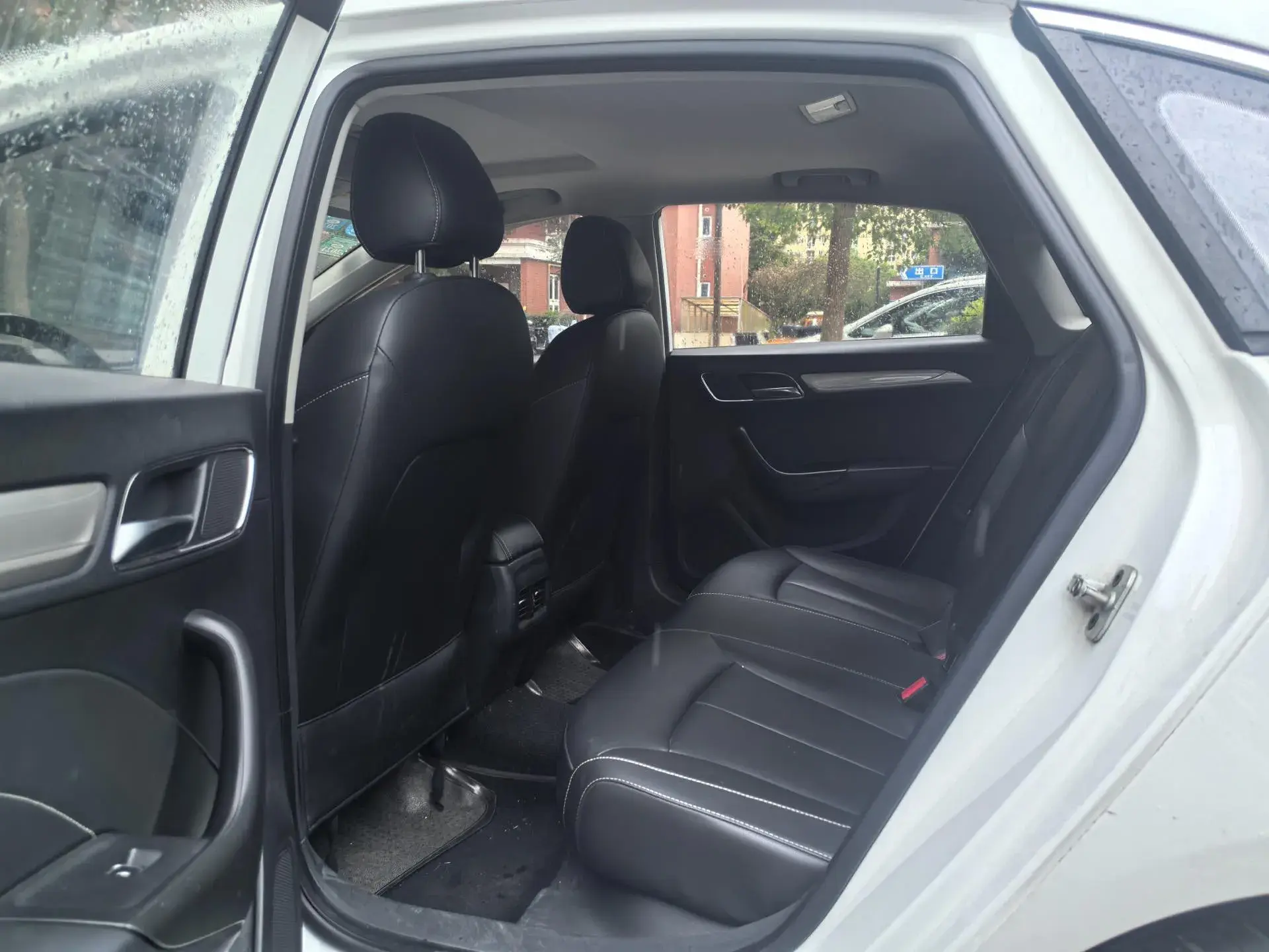 2019 ROEWE I6 thumbnail 3